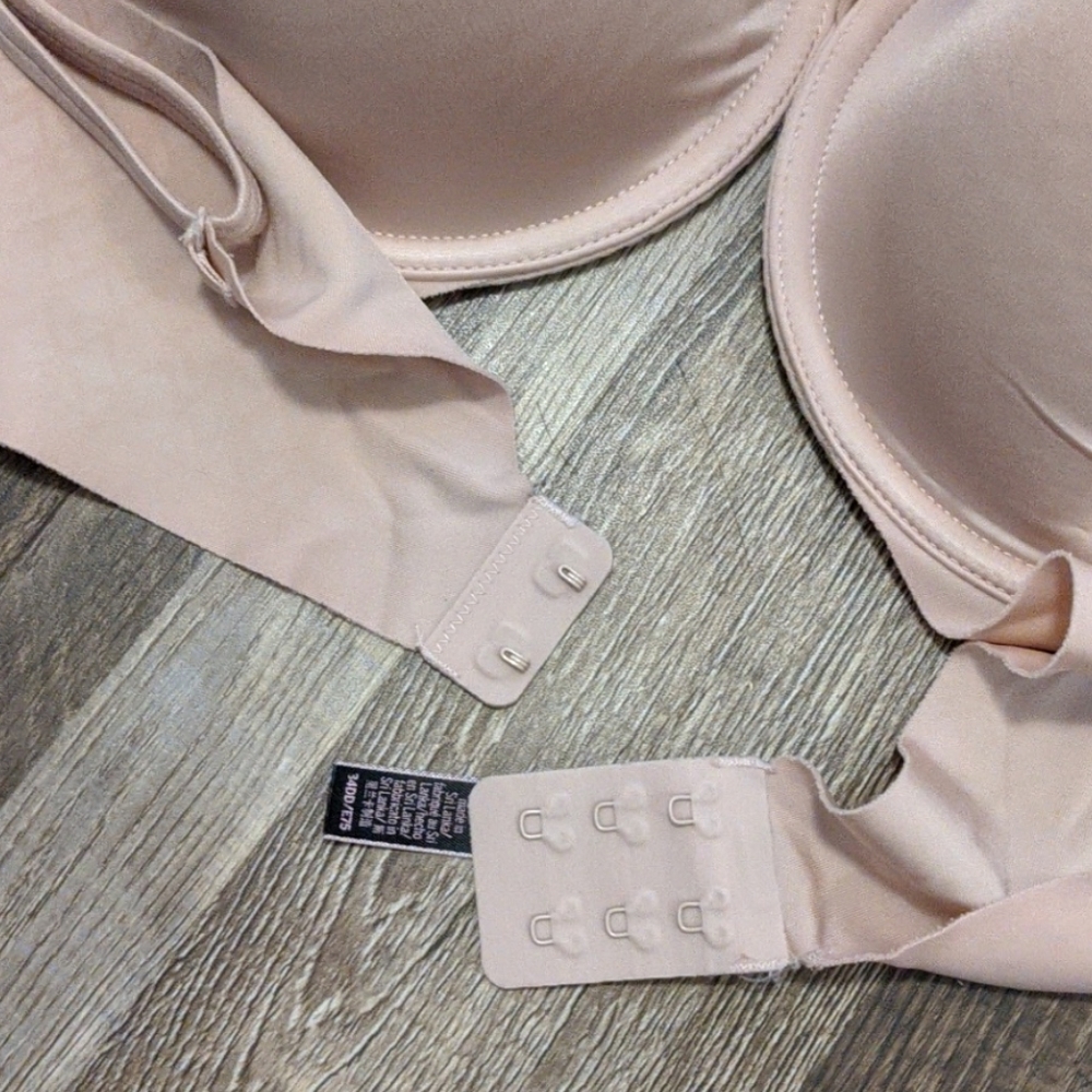 Victoria Secret Bra - Picture 5 of 5